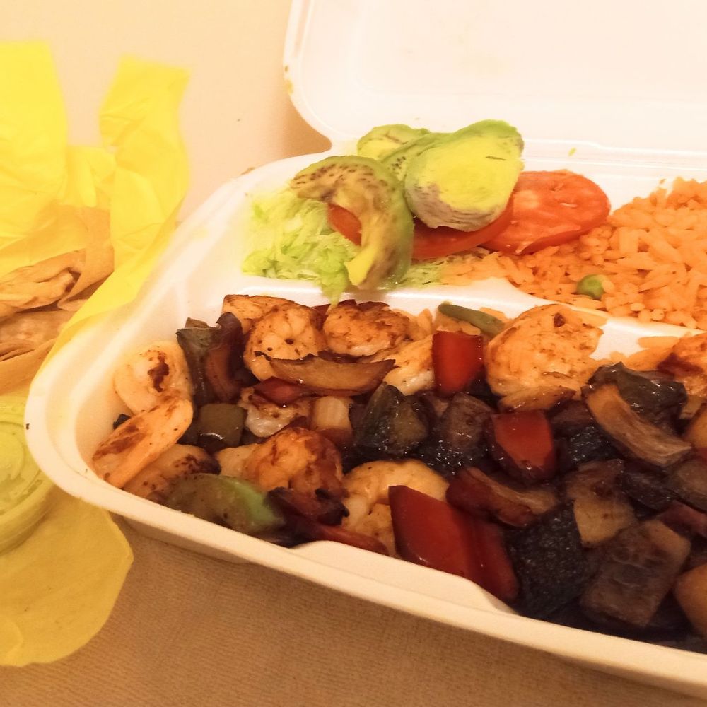 Rivas Mexican Grill - Flour tortilla/shrimp fajita comes w/ Spanish rice, avocados, tomato slices, & lots of shredded green lettuce - Mexican Near Me - Ogden, Utah Rivas Mexican Grill - Flour tortilla/shrimp fajita comes w/ Spanish rice, avocados, tomato slices, & lots of shredded green lettuce - Mexican Near Me - Ogden, Utah