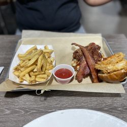 Challenger Tap House - BBQ Brisket Burger