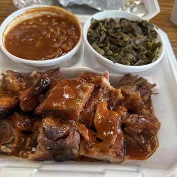 Yank's Famous Barbeque - Rib tips, beans and greens - Barbeque Near Me - Blytheville, Arkansas