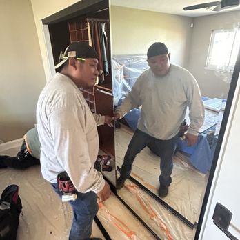 Orange Mirror & Glass - Installing the new 3 panel mirrors wardrobe doors. - Windows Installation Near Me - Orange, California Orange Mirror & Glass - Installing the new 3 panel mirrors wardrobe doors. - Windows Installation Near Me - Orange, California