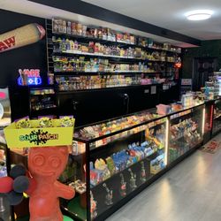 Puffz Smoke & Vape - Leafs and Vapes
