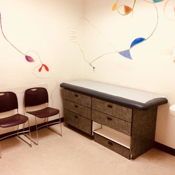 Thousand Oaks Pediatrics - Exam room - Pediatricians Near Me - Newbury Park, California Thousand Oaks Pediatrics - Exam room - Pediatricians Near Me - Newbury Park, California