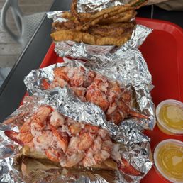 Lobster roll, zucchini fries