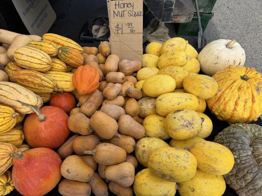 Midtown Ventura Certified Farmers' Market by null