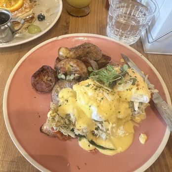 Sunny Side Breakfast - Crab Benedict and Lemon Ricotta Pancakes - Breakfast & Brunch Near Me - Sacramento, California Sunny Side Breakfast - Crab Benedict and Lemon Ricotta Pancakes - Breakfast & Brunch Near Me - Sacramento, California