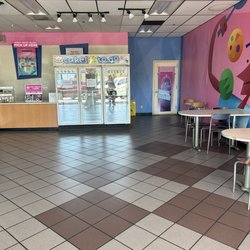 Baskin-Robbins 31 Ice Cream Stores - Interior