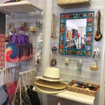 Dawn's - Women's Clothing Near Me - Haleiwa, Hawaii