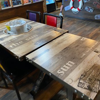 Mrs Crab - Seating - Seafood Near Me - Sharon Hill, Pennsylvania