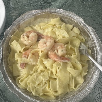 Sal's Italian Restaurant - Shrimp FETTUCCINE ALFREDO - Italian Near Me - Miramar, Florida Sal's Italian Restaurant - Shrimp FETTUCCINE ALFREDO - Italian Near Me - Miramar, Florida