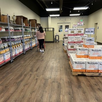 Martinelli's Company Store - Cases for purchase - Souvenir Shops Near Me - Watsonville, California
