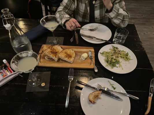 LJ's Bistro & Bar by null