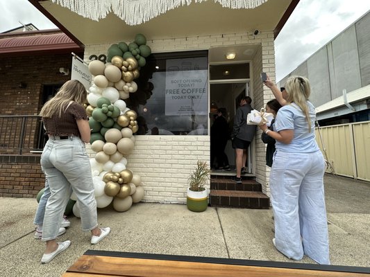 THE PAVEMENT SOCIETY - 38 Main Rd, Boolaroo New South Wales, Australia ...