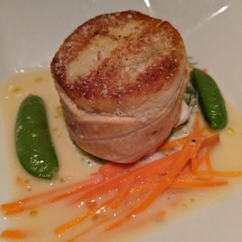 Gary Danko - Horseradish Crusted Salmon Medallion - good but not my favorite! Salmon soft tho - New American Near Me - San Francisco, California