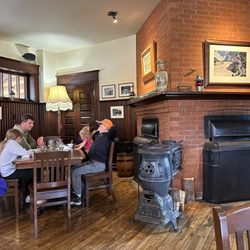 Lake Louise Railway Station and Restaurant - Side room