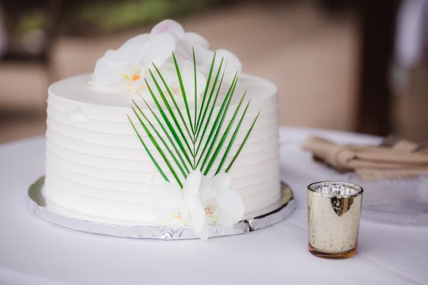 Kona Kakes Tropical Cake Bakery by null