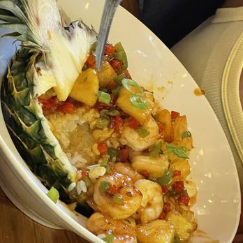 Bahama Breeze - Shrimp Pineapple Bowl - Bars Near Me - Lutz, Florida