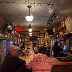 Ernie's Tin Bar - Indoor bar