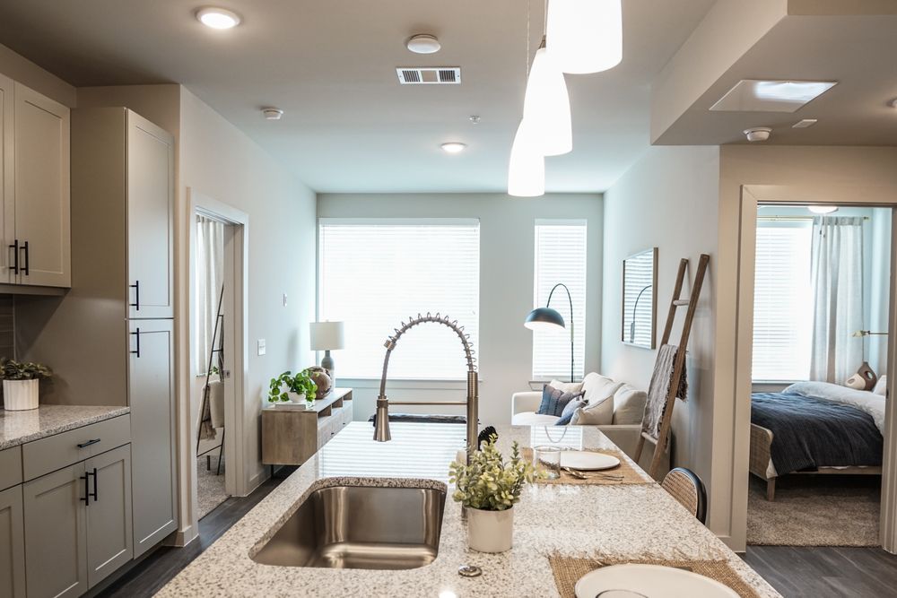 HIGHGROVE LUXURY APARTMENTS 5900 Cameron Rd, Austin, Texas