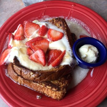 Crest Cafe - Creme brûlée French toast - Cafes Near Me - San Diego, California