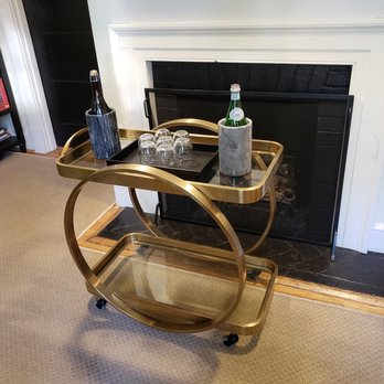 Oakhurst Inn - Hotels Near Me - Charlottesville, Virginia