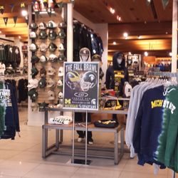 Campus Den - Novi - Campus Den in Twelve Oaks Mall, Novi MI