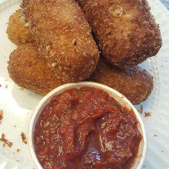 Frato's Culinary Kitchen - Burgers Near Me - Schaumburg, Illinois Frato's Culinary Kitchen - Burgers Near Me - Schaumburg, Illinois