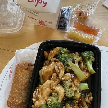 Jade Spoon Bronxville - Chicken and Broccoli - Asian Fusion Near Me - Bronxville, New York