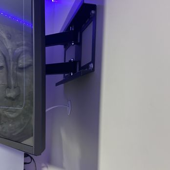 Baltimore TV Mount - Seamlessly no cord leave out - TV Mounting Near Me