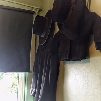 The Amish Village - Amish clothing. Interesting details on clothing reveal lifestyle... Women have ave of 3 dresses ... Gasp. Simple living - Tours Near Me - Ronks, Pennsylvania The Amish Village - Amish clothing. Interesting details on clothing reveal lifestyle... Women have ave of 3 dresses ... Gasp. Simple living - Tours Near Me - Ronks, Pennsylvania