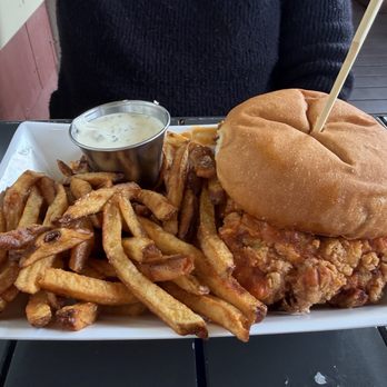 Worthy Kitchen - Chicken thigh sandwich and fries - New American Near Me - Woodstock, Vermont