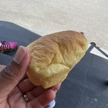 Liliha Bakery - Butter roll - Bakeries Near Me - Honolulu, Hawaii Liliha Bakery - Butter roll - Bakeries Near Me - Honolulu, Hawaii