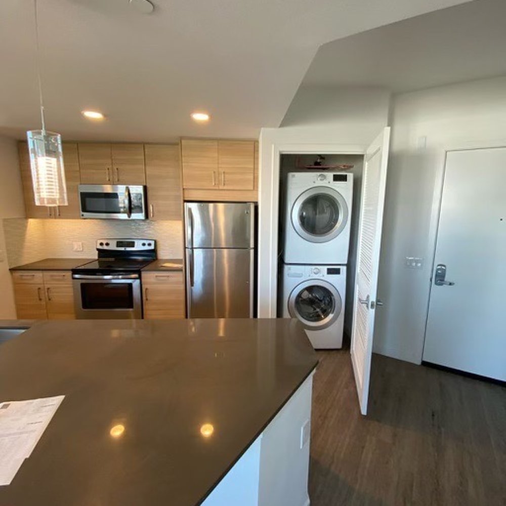 Locale - Kitchen and washer/dryer - Apartments Near Me - Redwood City, California Locale - Kitchen and washer/dryer - Apartments Near Me - Redwood City, California
