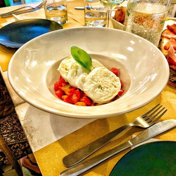 La Vacca M'Briaca - Hosteria La Vacca's "Caprese". The cherry tomatoes were a nice twist. - Roman Near Me - Rome, RM La Vacca M'Briaca - Hosteria La Vacca's "Caprese". The cherry tomatoes were a nice twist. - Roman Near Me - Rome, RM
