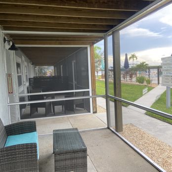 Matlacha Waterfront - Vacation Rentals Near Me - Matlacha, Florida