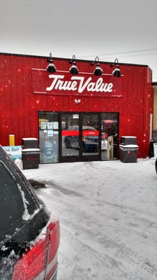 Luhrs True Value Hardware Logo