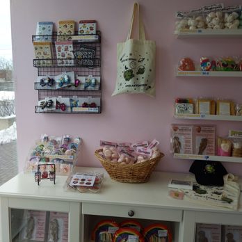Hello Dolly Pastries - Desserts Near Me - Ottawa, Ontario