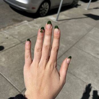 Richmond Nail Salon - St Patties nails - Nail Salons Near Me - San Francisco, California