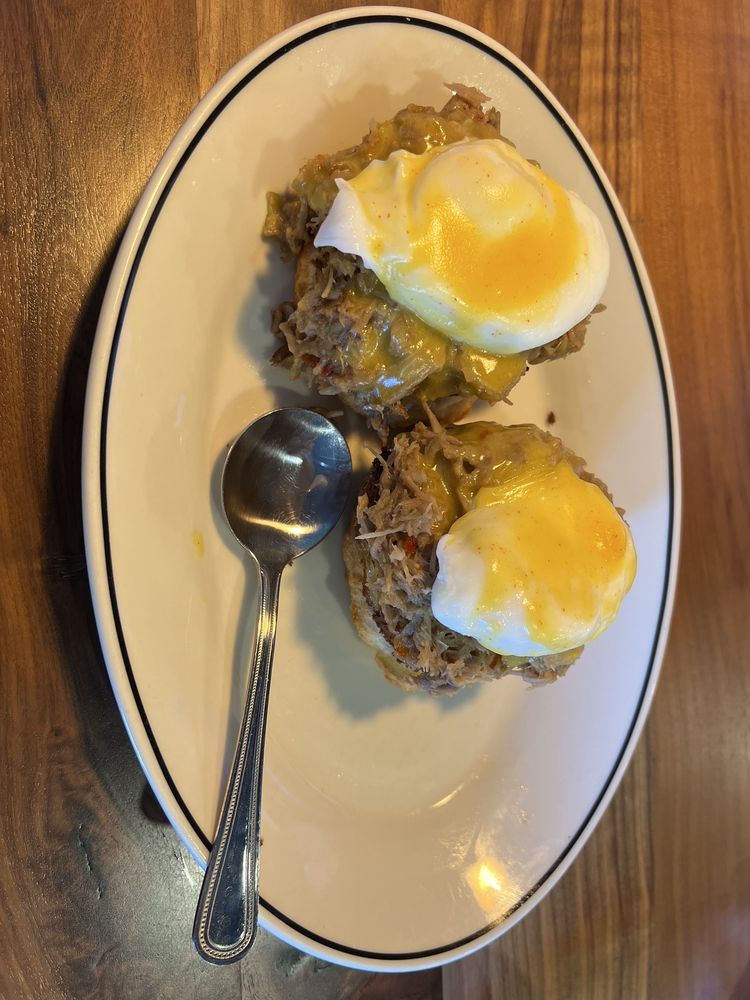 SLEEPY BEAR FOOD + DRINK 18 Photos 1111 Frontage Dr E, Wiggins