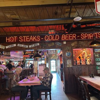 Manny's Original Chophouse - Interior - Steakhouses Near Me - Winter Haven, Florida