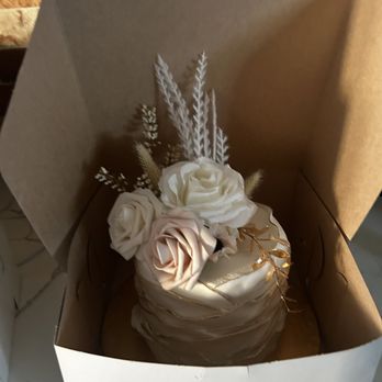 Fizz Bakery - Wedding cake for bride and groom - Bakeries Near Me - Stockton, California