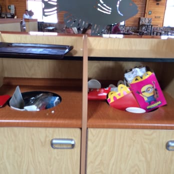 McDonald's - Please empty the trash. - Fast Food Near Me - Wisconsin Dells, Wisconsin