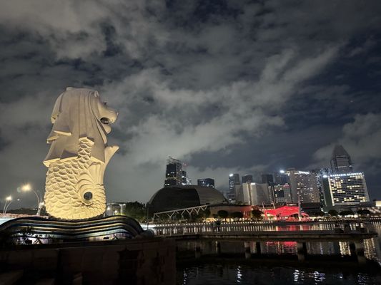 Merlion Park by null