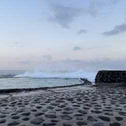 Ali'i Saltwater Swimming Pool - Waves refreshing Ali'i Saltwater Swimming Pool