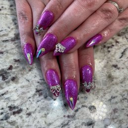 #Queen Diamond is the best manicurist I've ever been to!