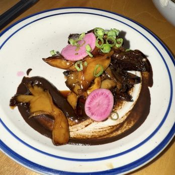 Voyager - Oyster mushrooms - Seafood Near Me - Ferndale, Michigan Voyager - Oyster mushrooms - Seafood Near Me - Ferndale, Michigan