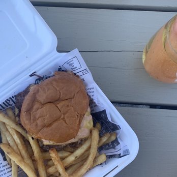 High and Dry Brewing - Tikka Spice burger with cider & paleta - Breweries Near Me - Albuquerque, New Mexico High and Dry Brewing - Tikka Spice burger with cider & paleta - Breweries Near Me - Albuquerque, New Mexico