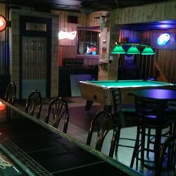Dave's Alpine Bar - Pool table & internet connected Dart board