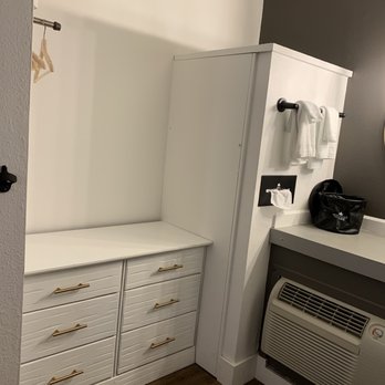 LOGE Bend - Drawers/cabinet - Hotels Near Me - Bend, Oregon LOGE Bend - Drawers/cabinet - Hotels Near Me - Bend, Oregon