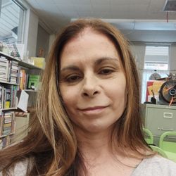 Tiger Eye Salon - Color touch-up