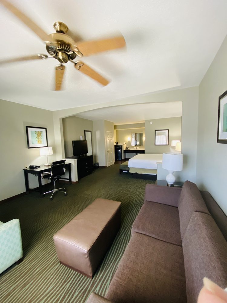 BEST WESTERN EXECUTIVE SUITES Updated September 2024 46 Photos & 12
